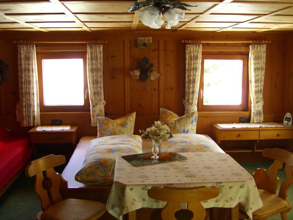 Pension Valluela Galtür 部屋 写真